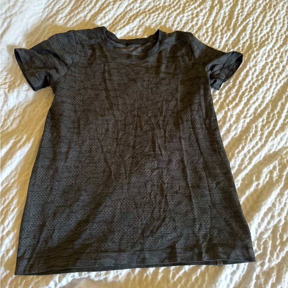 Lululemon short sleeve workout top